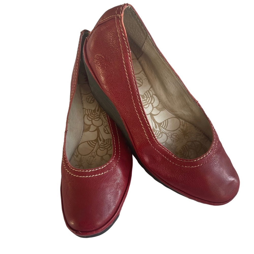 FLY LONDON Red Leather Wedge Heel Slip on Shoe. Nice. Size 9 EU 40